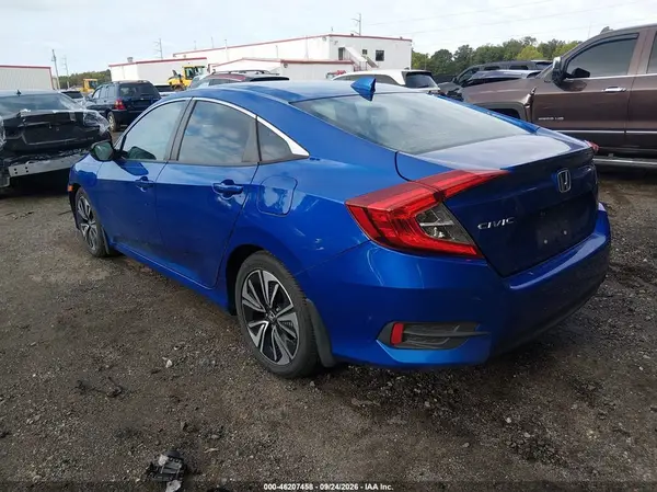 19XFC1F3XGE018502 — 2016 Honda Civic, фото 3 с аукциона IAAI 08.10.2026, Механические повреждения