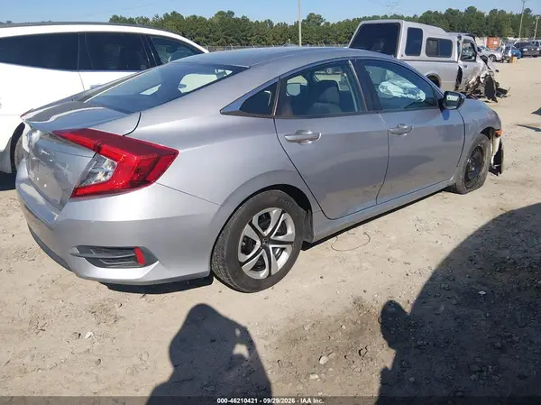 19XFC2F56GE076811 — 2016 Honda Civic, фото 4 с аукциона IAAI, Передняя часть