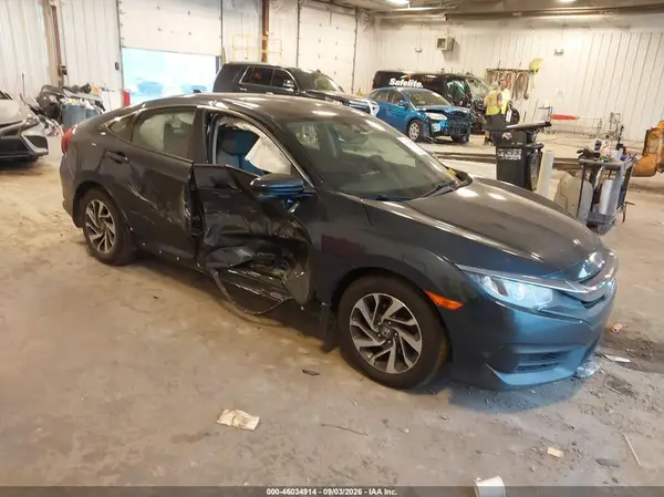 19XFC2F71HE055996 Honda Civic 2017 — повреждение Правый бок, фото до ремонта