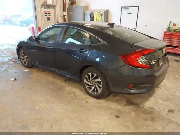 19XFC2F71HE055996 — 2017 Honda Civic, фото 3 с аукциона IAAI 13.10.2026, Правый бок