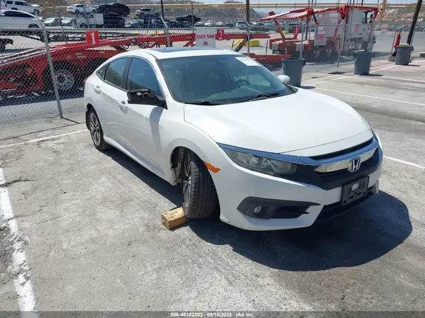 2HGFC1F71HH640769 — 2017 Honda Civic, Передняя часть справа (Right Front), фото до ремонта