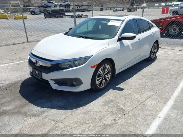 2HGFC1F71HH640769 — 2017 Honda Civic, фото 2 с аукциона IAAI 12.10.2026, Передняя часть справа
