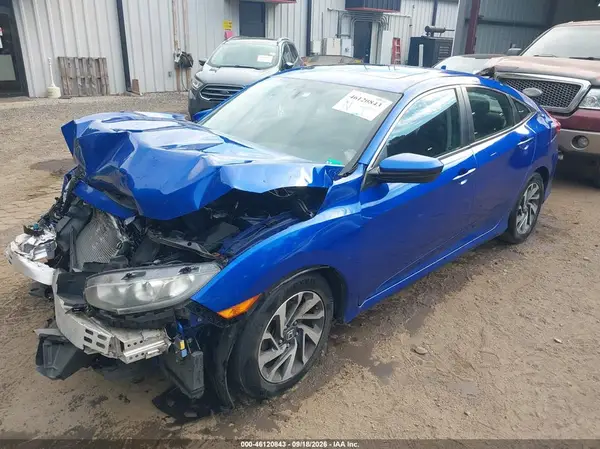 2HGFC2F72HH506469 — 2017 Honda Civic, фото 2 с аукциона IAAI 08.10.2026, Передняя часть