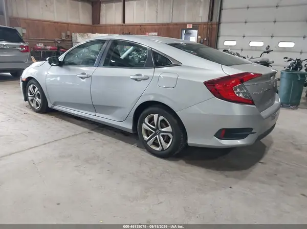 2HGFC2F56HH510975 — 2017 Honda Civic, фото 3 с аукциона IAAI, Передняя часть