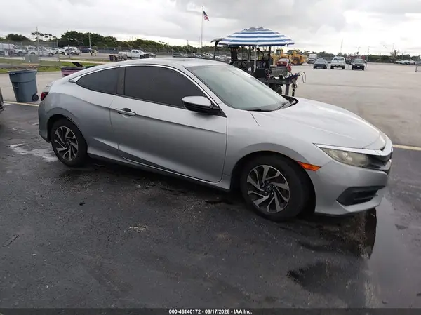 2HGFC4B06HH300267 — 2017 Honda Civic, Подтопление (Flood), фото до ремонта