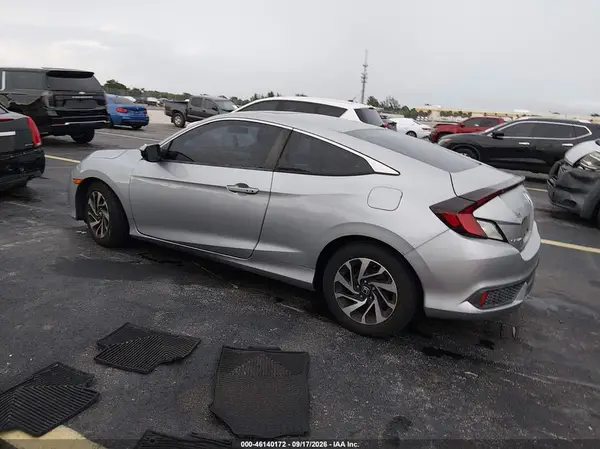 2HGFC4B06HH300267 — 2017 Honda Civic, фото 3 с аукциона IAAI 14.10.2026, Подтопление