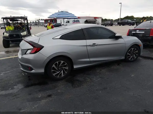 2HGFC4B06HH300267 — 2017 Honda Civic, фото 4 с аукциона IAAI 14.10.2026, Подтопление