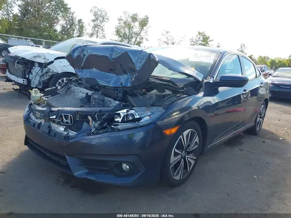 19XFC1F30HE005663 — 2017 Honda Civic, фото 2 с аукциона IAAI 15.10.2026, Передняя часть