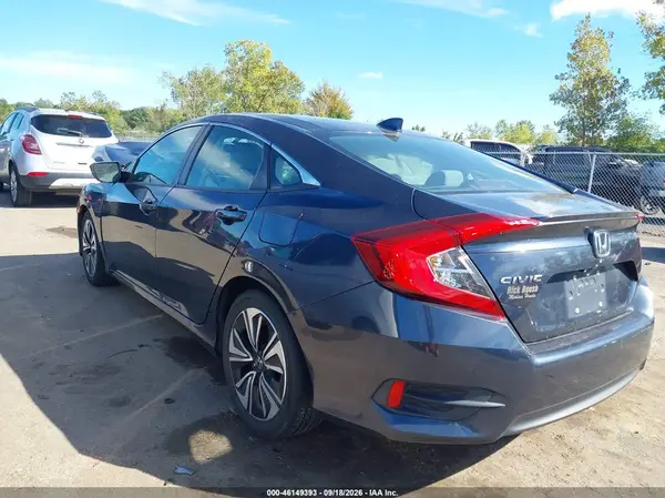 19XFC1F30HE005663 — 2017 Honda Civic, фото 3 с аукциона IAAI 15.10.2026, Передняя часть