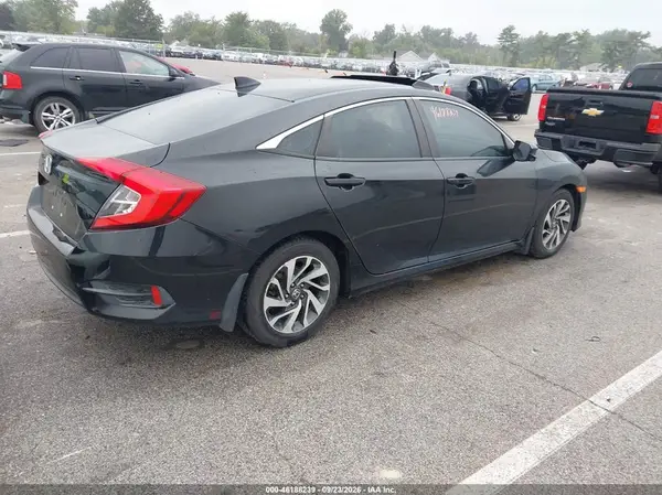 19XFC2F72HE067039 — 2017 Honda Civic, фото 4 с аукциона IAAI, Подтопление