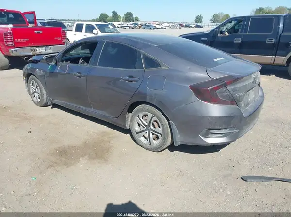 19XFC2F57HE007675 — 2017 Honda Civic, фото 3 с аукциона IAAI, Передняя часть