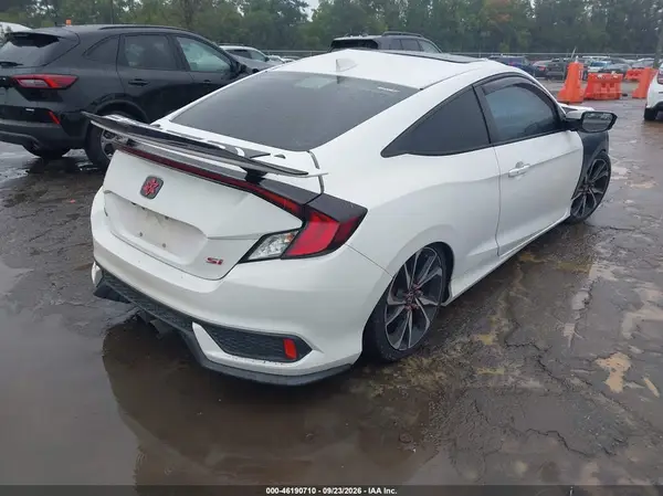 2HGFC3A55HH752766 — 2017 Honda Civic, фото 4 с аукциона IAAI, Передняя часть