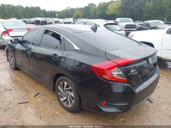 19XFC2F73HE022501 — 2017 Honda Civic, фото 3 с аукциона IAAI, Передняя часть