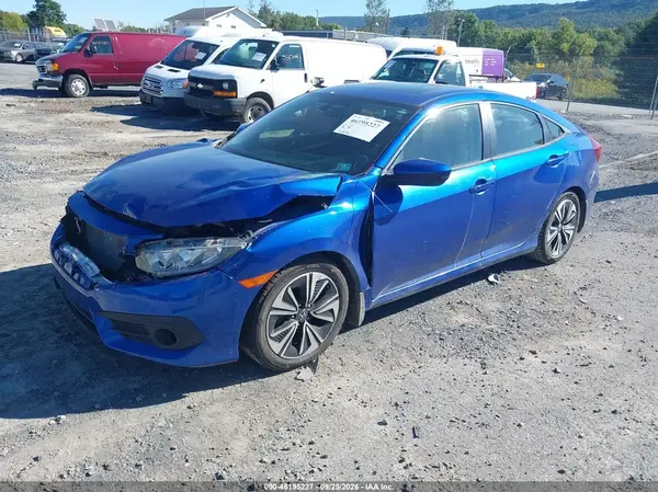 19XFC1E37HE019593 — 2017 Honda Civic, фото 2 с аукциона IAAI, Передняя часть