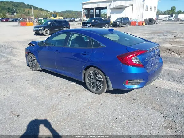 19XFC1E37HE019593 — 2017 Honda Civic, фото 3 с аукциона IAAI, Передняя часть