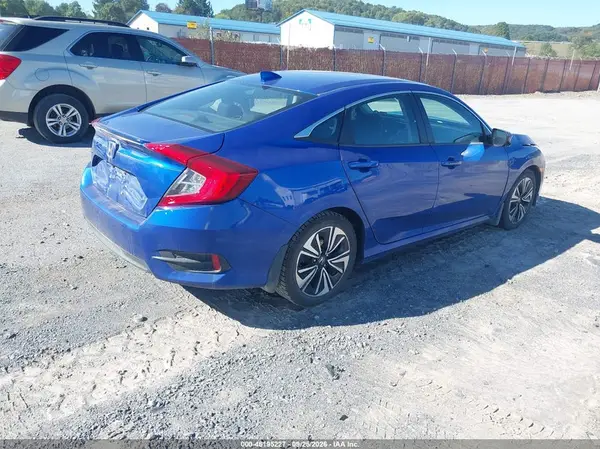 19XFC1E37HE019593 — 2017 Honda Civic, фото 4 с аукциона IAAI, Передняя часть