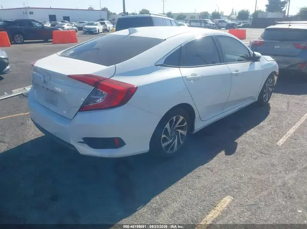 19XFC2F84HE213482 — 2017 Honda Civic, фото 4 с аукциона IAAI, Передняя часть