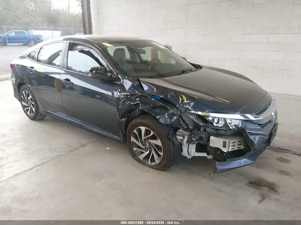 19XFC2F86HE205786 — 2017 Honda Civic, Передняя часть справа (Right Front), фото до ремонта