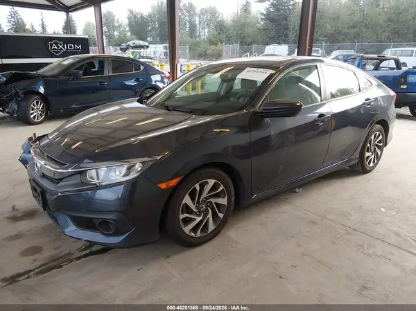 19XFC2F86HE205786 — 2017 Honda Civic, фото 2 с аукциона IAAI 09.10.2026, Передняя часть справа