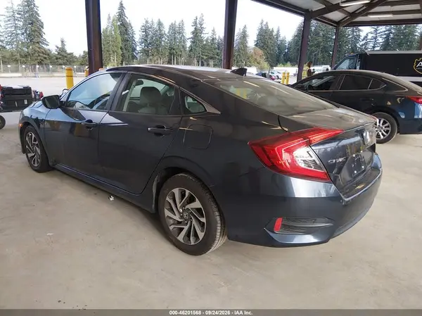 19XFC2F86HE205786 — 2017 Honda Civic, фото 3 с аукциона IAAI 09.10.2026, Передняя часть справа