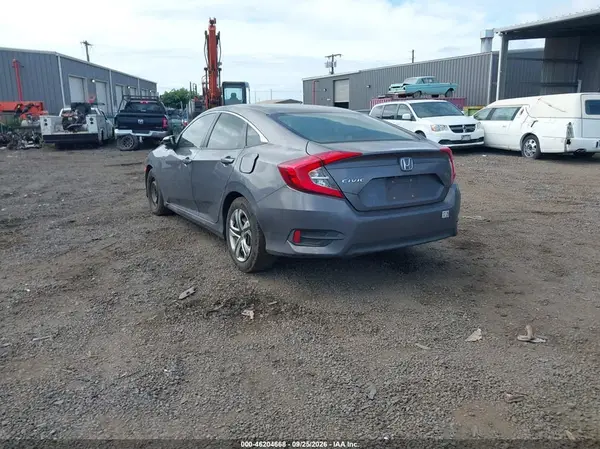 2HGFC2F57HH501511 — 2017 Honda Civic, фото 3 с аукциона IAAI, Солёная вода