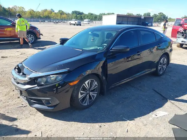 19XFC1F7XHE022229 — 2017 Honda Civic, фото 2 с аукциона IAAI, Передняя часть справа