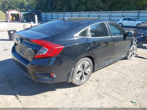 19XFC1F7XHE022229 — 2017 Honda Civic, фото 4 с аукциона IAAI, Передняя часть справа