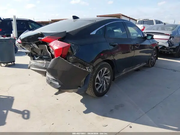 19XFC2F87HE077574 — 2017 Honda Civic, фото 4 с аукциона IAAI, Передняя часть