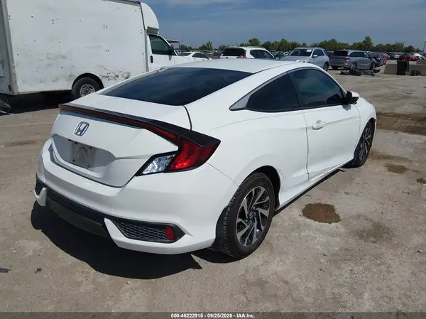 2HGFC4B00HH306775 — 2017 Honda Civic, фото 4 с аукциона IAAI 14.10.2026, Естественный износ
