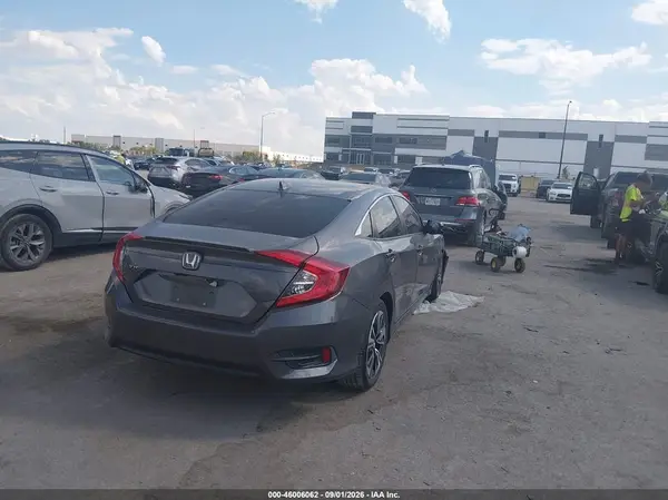 JHMFC1F35JX033480 — 2018 Honda Civic, фото 4 с аукциона IAAI 13.10.2026, Передняя часть
