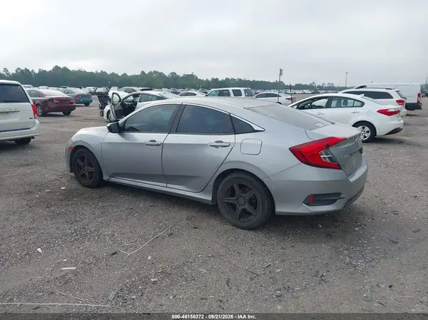 2HGFC2F58JH535592 — 2018 Honda Civic, фото 3 с аукциона IAAI 15.10.2026, Передняя часть