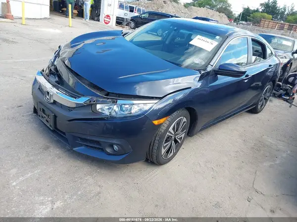 JHMFC1F31JX019995 — 2018 Honda Civic, фото 2 с аукциона IAAI, Передняя часть