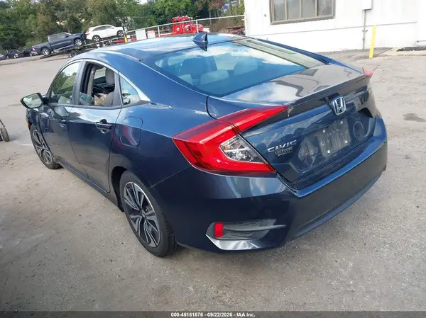 JHMFC1F31JX019995 — 2018 Honda Civic, фото 3 с аукциона IAAI, Передняя часть