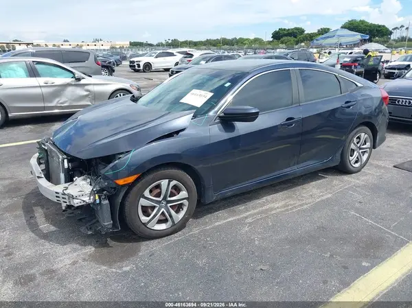 19XFC2F57JE022652 — 2018 Honda Civic, фото 2 с аукциона IAAI 09.10.2026, Передняя часть