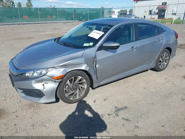 19XFC2F78JE202479 — 2018 Honda Civic, фото 2 с аукциона IAAI 03.10.2026, Передняя часть слева