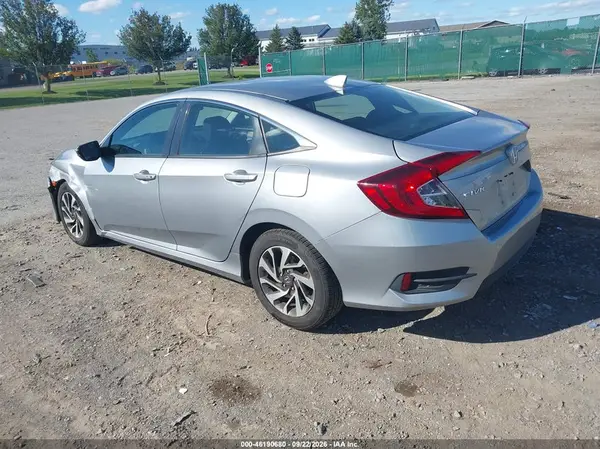 19XFC2F78JE202479 — 2018 Honda Civic, фото 3 с аукциона IAAI 03.10.2026, Передняя часть слева