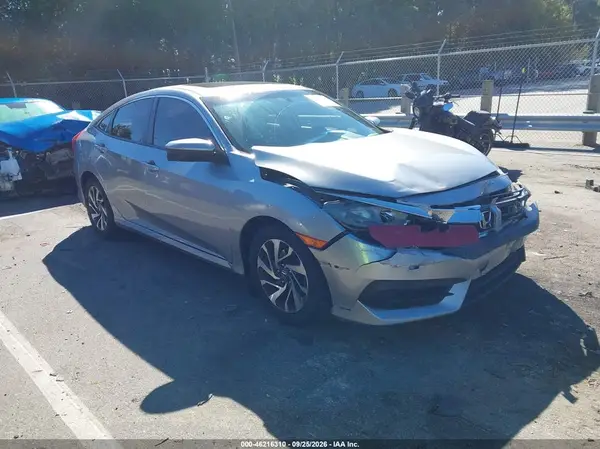 2HGFC2F78JH519250 — 2018 Honda Civic, Передняя часть (Front End), фото до ремонта
