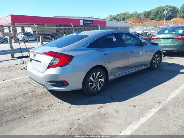 2HGFC2F78JH519250 — 2018 Honda Civic, фото 4 с аукциона IAAI, Передняя часть