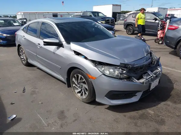 2HGFC2F74JH551371 — 2018 Honda Civic, Передняя часть (Front End), фото до ремонта