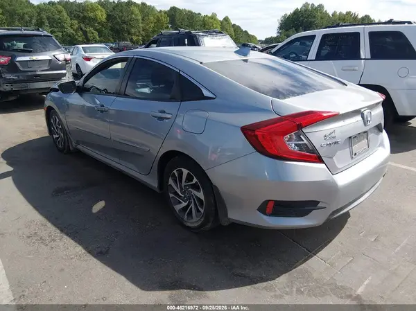 2HGFC2F74JH551371 — 2018 Honda Civic, фото 3 с аукциона IAAI, Передняя часть
