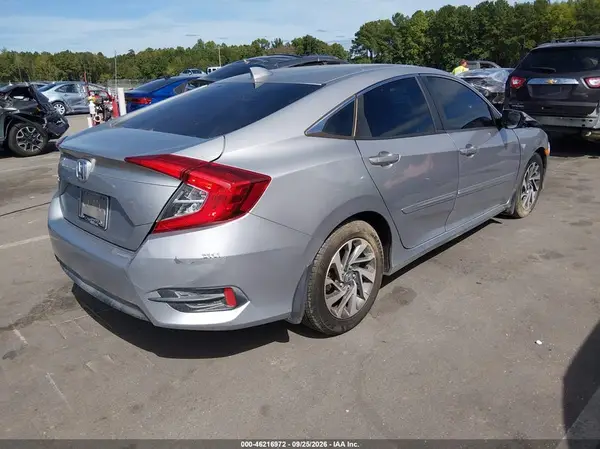 2HGFC2F74JH551371 — 2018 Honda Civic, фото 4 с аукциона IAAI, Передняя часть