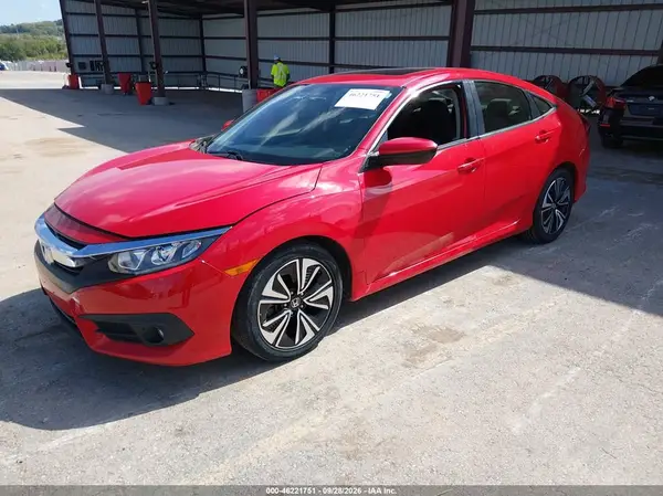JHMFC1F37JX025851 — 2018 Honda Civic, фото 2 с аукциона IAAI, Повреждения со всех сторон