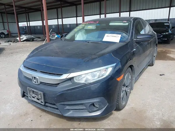 JHMFC1F31JX009712 — 2018 Honda Civic, фото 2 с аукциона IAAI, Передняя часть справа