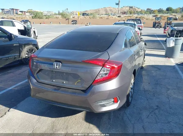2HGFC2F54JH531541 — 2018 Honda Civic, фото 4 с аукциона IAAI, Передняя часть справа