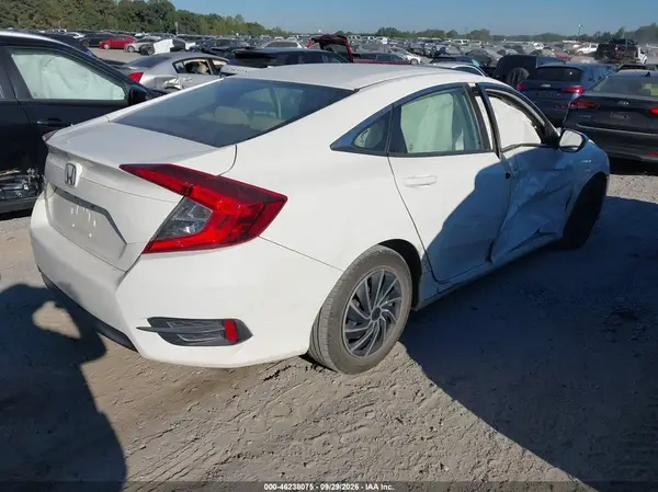 2HGFC2F51JH530170 — 2018 Honda Civic, фото 4 с аукциона IAAI, Правый бок