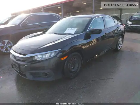 19XFC2F57JE041055 — 2018 Honda Civic, Подтопление, фото до ремонта