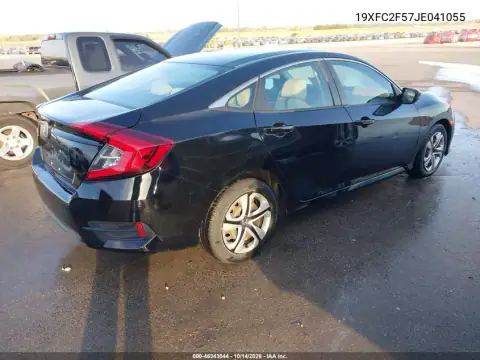19XFC2F57JE041055 — 2018 Honda Civic, фото 5 с аукциона IAAI, Подтопление