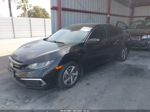 19XFC2F6XKE211340 — 2019 Honda Civic, фото 2 с аукциона IAAI, Задняя часть