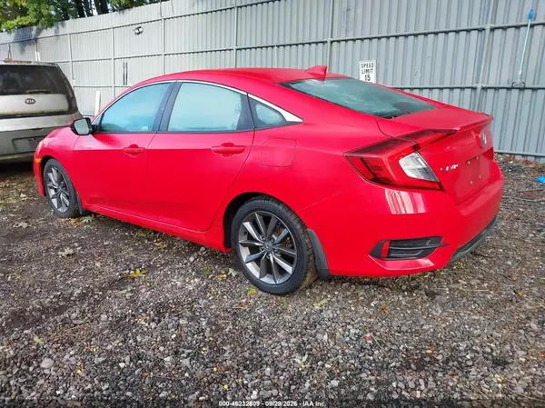 2HGFC1F30KH650486 — 2019 Honda Civic, фото 3 с аукциона IAAI, Подтопление