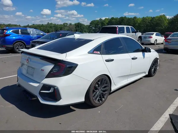 2HGFC1E56LH705950 — 2020 Honda Civic, фото 4 с аукциона IAAI, Подтопление